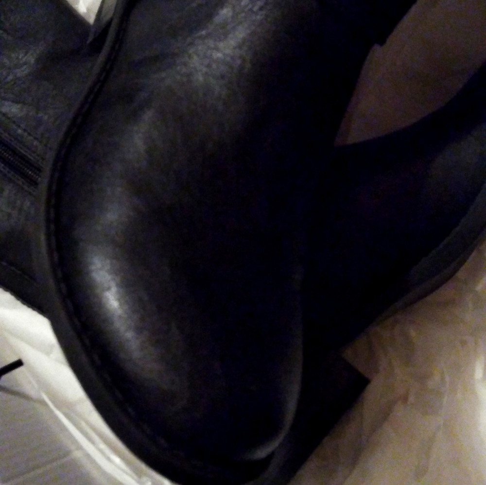 Women's Boots 5 and 6.5